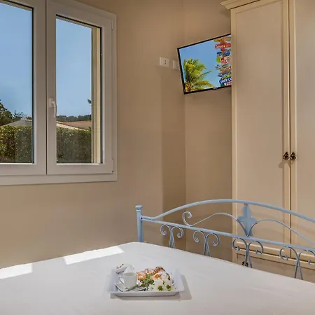 Spada Con Ampi Spazi Esterni