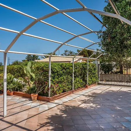 Spada Con Ampi Spazi Esterni Villa *